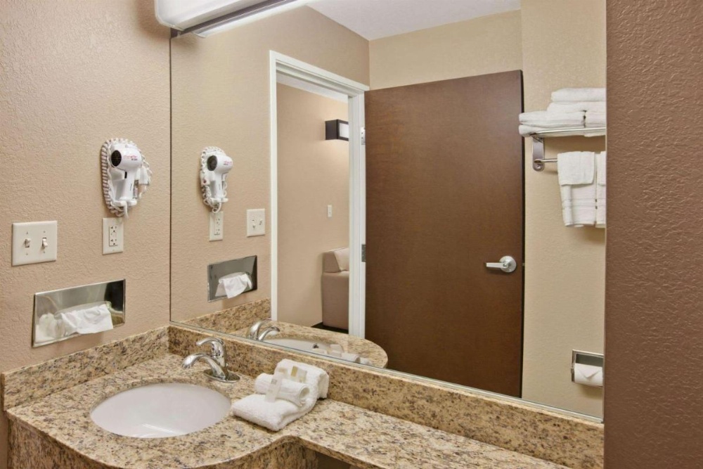 Microtel Inn & Suites by Wyndham Sayre Image 17